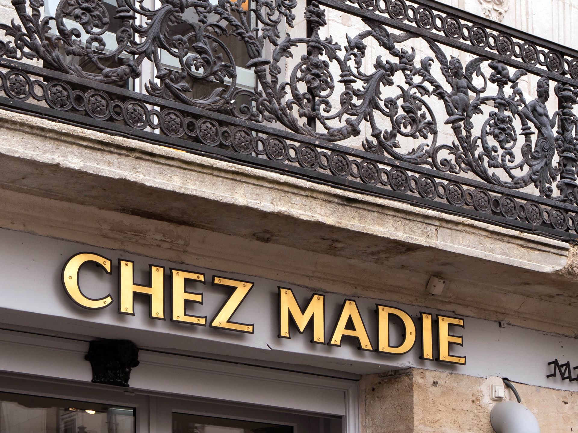 Chez Madie : branding of the restaurant © Pierre d'Alteroche