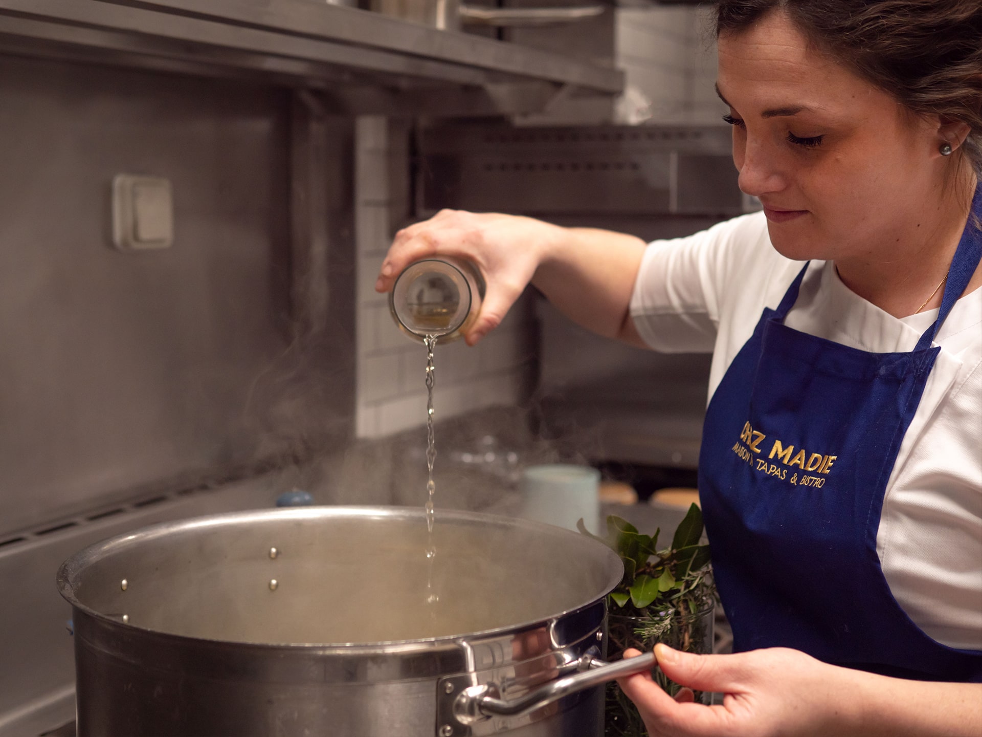 Chez Madie : branding of the restaurant © Pierre d'Alteroche