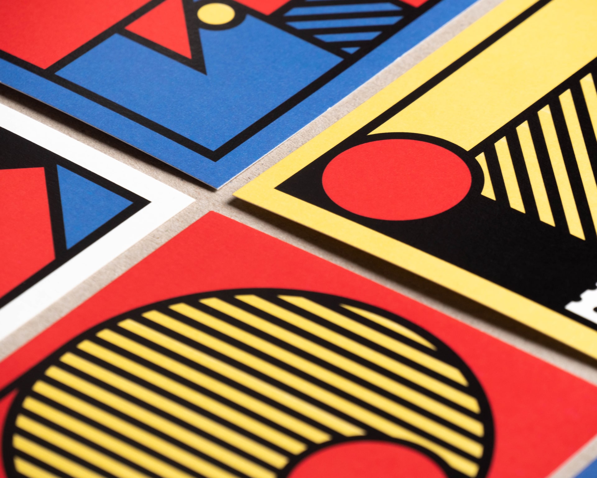 Geometric and minimalist posters and postcards © Pierre d'Alteroche