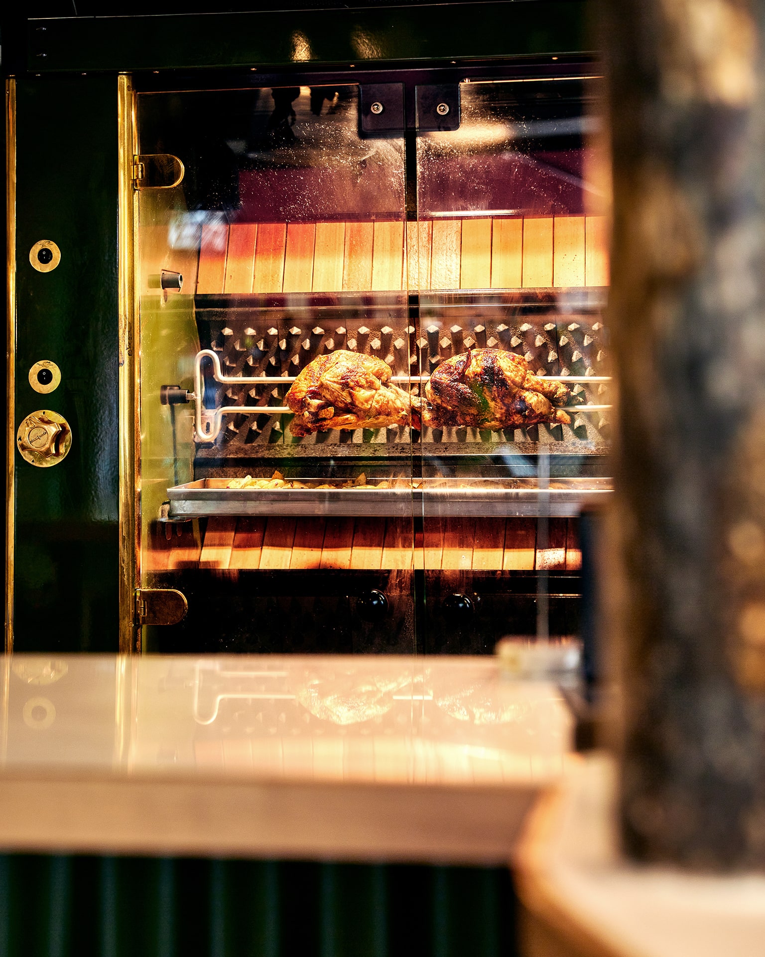 Rôtisserie Sauvage : branding of the parisian restaurant © Pierre d'Alteroche