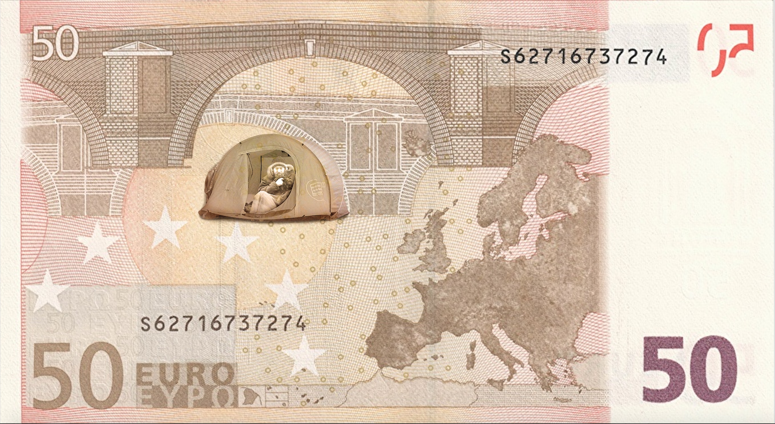 Street action with fake banknotes of the french Samu Social © Pierre d'Alteroche