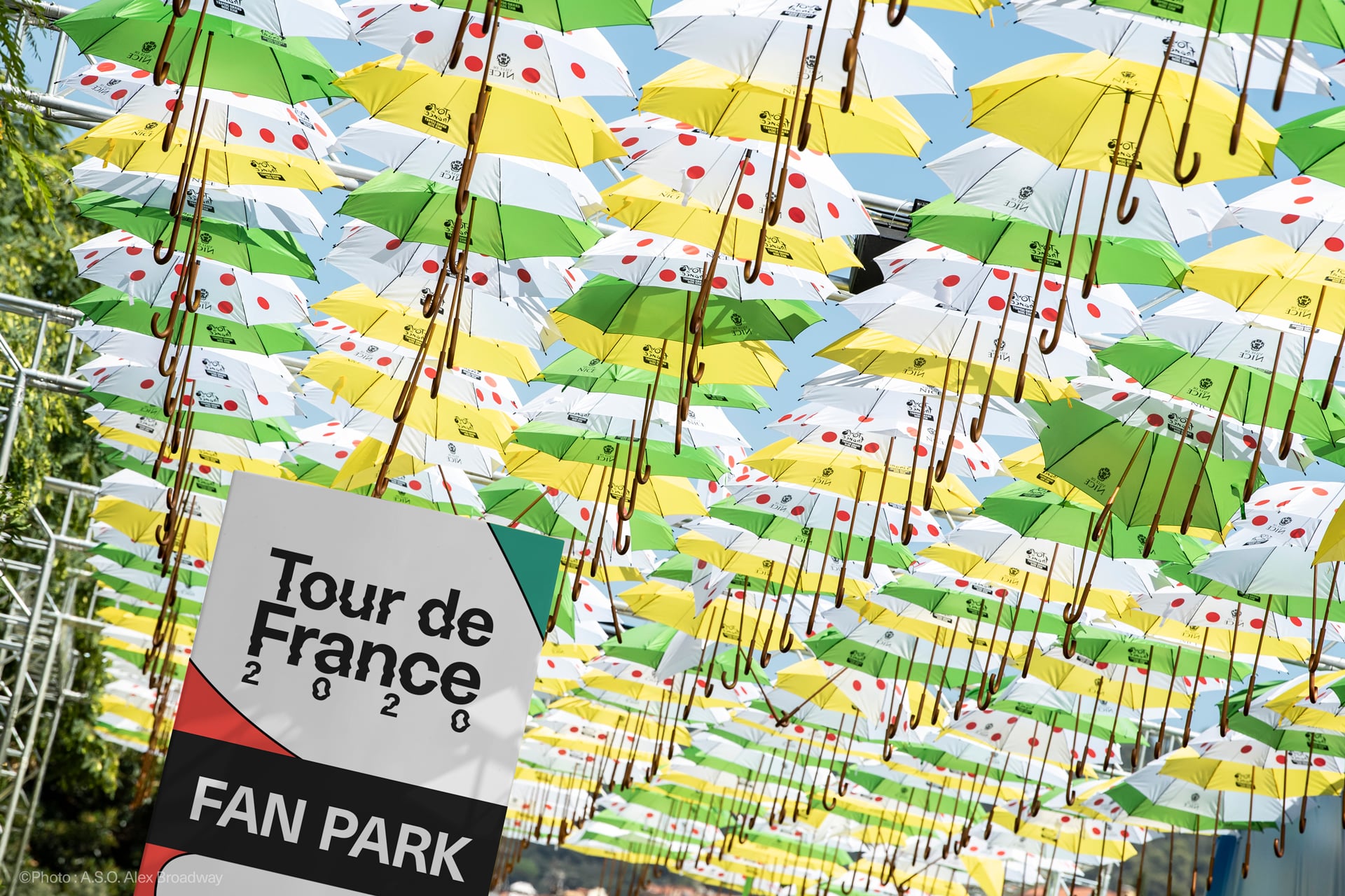 Fictionnal visual identity of the Tour de France 2020  highlighting the richness of the French landscapes © Pierre d'Alteroche